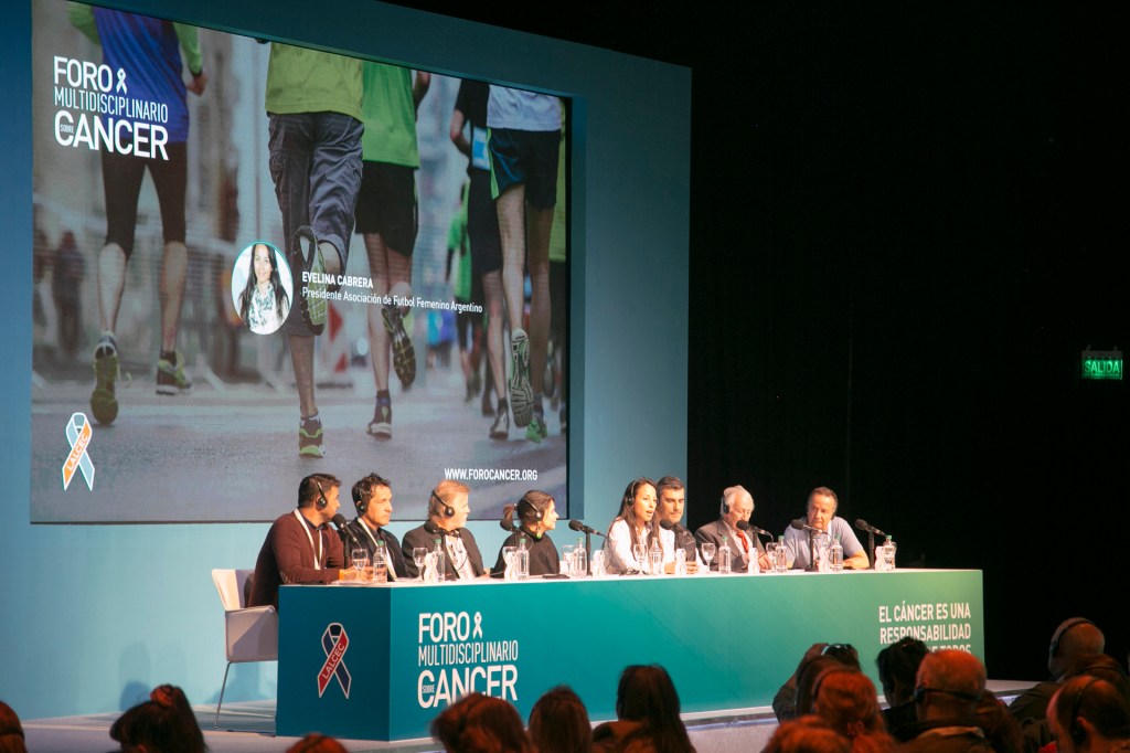 #Chapelco invitado al Foro de LALCEC por campaña #JuntosAlTeta para detectar a tiempo el cáncer de mama. Se viene JuntosAlTeta en la nieve!